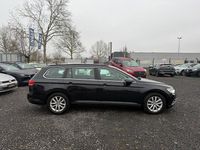 Gebraucht VW Passat Comfortline 120 PS (88 kW) 2017 Deep black perleffekt Kombi