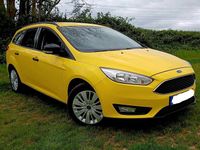 Gebraucht Ford Focus 120 PS (88 kW) 2018 Gelb Kombi