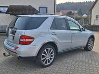 Gebraucht Mercedes ML230 224 PS (164 kW) 2006 Silber SUV