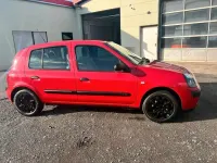Gebraucht Renault Clio II 58 PS (42 kW) 2003 Rot Kleinwagen