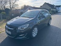 Gebraucht Opel Astra Edition 140 PS (102 kW) 2013 Schwarz Limousine