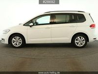 Gebraucht VW Touran Comfortline 122 PS (89 kW) 2022 Pure white Van / Kleinbus