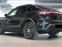 Second-hand Porsche Macan 4 Electric 300 kW (408 CP) 2024 Negru SUV