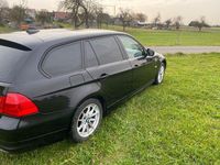 Gebraucht BMW 320 163 PS (119 kW) 2010 Schwarz Kombi