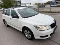 Gebraucht Skoda Octavia Elegance 105 PS (77 kW) 2010 Weiß Kombi