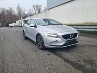 Gebraucht Volvo V40 Momentum 152 PS (111 kW) 2017 Silber Limousine