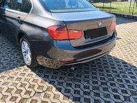 Gebraucht BMW 318 143 PS (105 kW) 2012 Braun Limousine