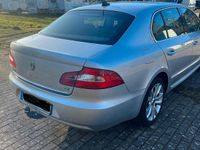 Gebraucht Skoda Superb 160 PS (117 kW) 2010 Grau Limousine