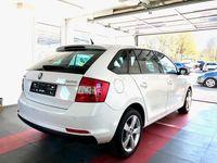 Gebraucht Skoda Rapid 105 PS (77 kW) 2013 Candyweiß Kleinwagen