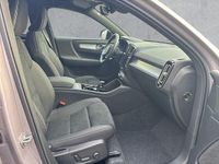 Neu Volvo XC40 Plus 197 PS (144 kW) 2026 Silber SUV