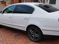 Gebraucht VW Passat Comfortline 122 PS (89 kW) 2011 Weiß Limousine