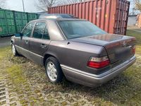 Gebraucht Mercedes E220 150 PS (110 kW) 1994 Limousine