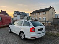 Gebraucht Skoda Octavia vRS 170 PS (125 kW) 2010 Weiß Kombi