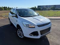 Gebraucht Ford Kuga Titanium 150 PS (110 kW) 2016 Weiß SUV