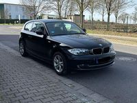 Gebraucht BMW 116 122 PS (89 kW) 2009 Schwarz Kleinwagen