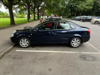 Gebraucht Audi A4 131 PS (96 kW) 2004 Blau Limousine