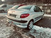 Gebraucht Peugeot 206 CC 108 PS (79 kW) 2002 Silber Cabrio