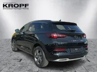Gebraucht Opel Grandland X Elegance 136 PS (100 kW) 2023 Lackierung schwarz perla nera/ SUV