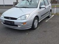Gebraucht Ford Focus Ambiente 116 PS (85 kW) 1999 Silber Limousine