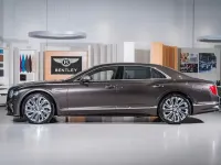 Gebraucht Bentley Flying Spur Mulliner 544 PS (400 kW) 2025 Beige Limousine