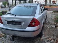 Gebraucht Ford Mondeo Trend 145 PS (106 kW) 2001 Silber Limousine