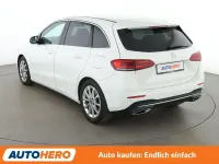 Gebraucht Mercedes B200 Progressive 163 PS (119 kW) 2022 Weiß Kleinwagen