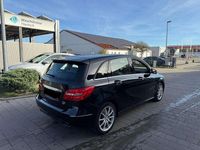 Gebraucht Mercedes B250 211 PS (155 kW) 2013 Kosmosschwarz Van / Kleinbus