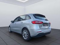 Gebraucht Mercedes B220 190 PS (139 kW) 2020 Iridiumsilber Van / Kleinbus