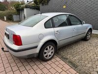 Gebraucht VW Passat Basis 125 PS (91 kW) 1998 Silber Limousine