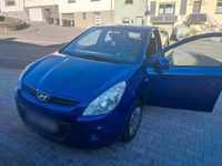Gebraucht Hyundai i20 78 PS (57 kW) 2012 Blau Kleinwagen