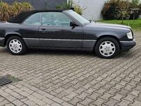 Second-hand Mercedes E320 220 CP (161 kW) 1994 Negru Cabrio