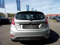 Gebraucht Ford Fiesta Trend 82 PS (60 kW) 2011 Silber Kleinwagen