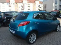 Gebraucht Mazda 2 Center-Line 102 PS (75 kW) 2012 Aquatic blue Kleinwagen