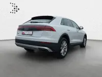Gebraucht Audi Q8 S-Line 340 PS (250 kW) 2024 Gletscherweiß metallic SUV