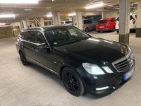 Gebraucht Mercedes E300 246 PS (180 kW) 2011 Schwarz Limousine