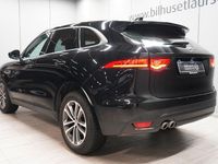 Używany Jaguar F-Pace Pure 179 KM (131 kW) 2017 Czarny SUV