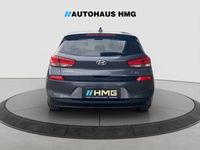 Gebraucht Hyundai i30 Trend 140 PS (102 kW) 2017 Grau Limousine