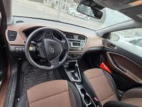 Gebraucht Hyundai i20 Trend 101 PS (74 kW) 2017 Braun Kleinwagen