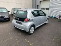 Gebraucht Toyota Aygo 68 PS (50 kW) 2009 Silber Kleinwagen