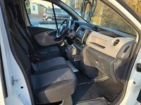 Gebraucht Renault Trafic 120 PS (88 kW) 2018 Weiß Van / Kleinbus
