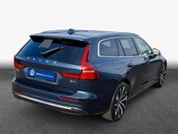 Gebraucht Volvo V60 Plus 197 PS (144 kW) 2024 Denim blaumetallic Kombi