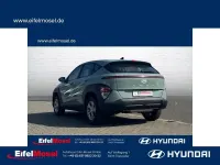 Neu Hyundai Kona Select 141 PS (103 kW) 2025 Mirage green SUV