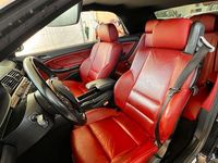 Gebraucht BMW 325 192 PS (141 kW) 2001 Schwarz Cabrio