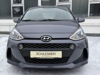 Gebraucht Hyundai i10 Basis 67 PS (49 kW) 2018 Star dust Kleinwagen