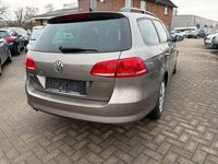 Usata VW Passat Trendline 122 CV (89 kW) 2011 Marrone Station wagon