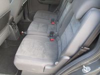 Gebraucht VW Touran Highline 140 PS (102 kW) 2013 Grau Van / Kleinbus