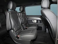 Gebraucht Mercedes V300 237 PS (174 kW) 2025 Silber Van / Kleinbus