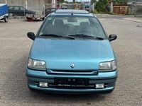 Gebraucht Renault Clio 75 PS (55 kW) 1995 Grün Kleinwagen