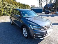 Gebraucht VW Tiguan Active 131 PS (96 kW) 2022 Grau SUV