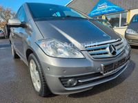 Gebraucht Mercedes A180 Elegance 116 PS (85 kW) 2011 Grau Van / Kleinbus